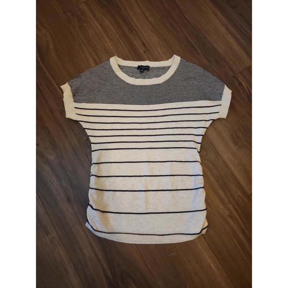 The Limited tee shirt sweater- xs